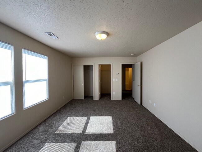Building Photo - 12873 Alicia St