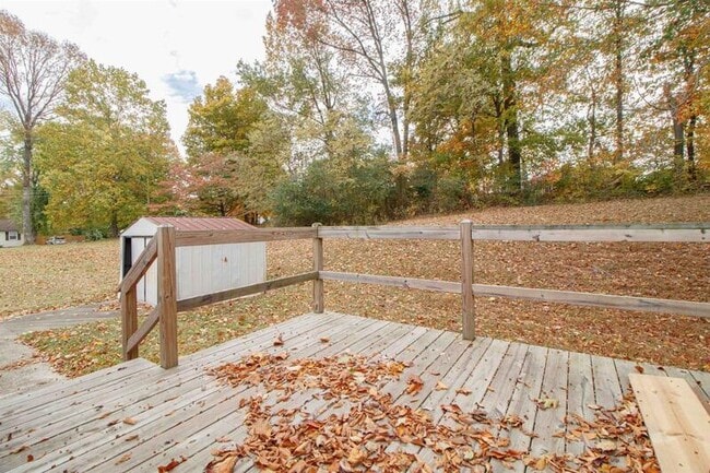 Building Photo - 808 Helton Dr