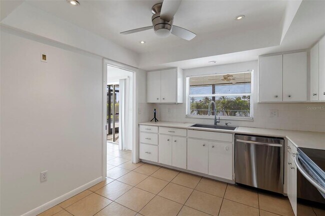 Building Photo - 1708 Claw Ct