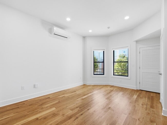 Building Photo - 858 West Side Ave