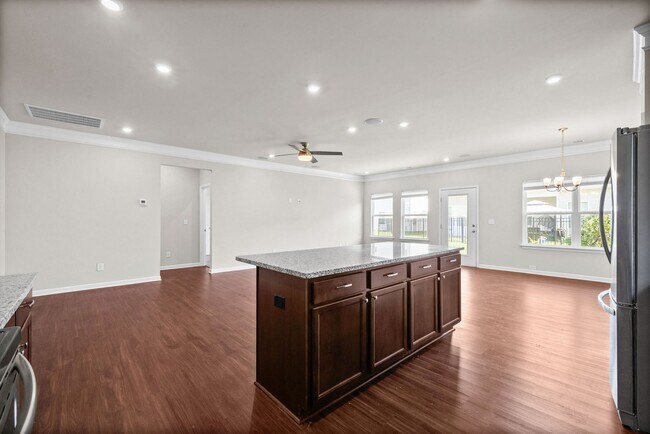 Building Photo - NOW RENT READY