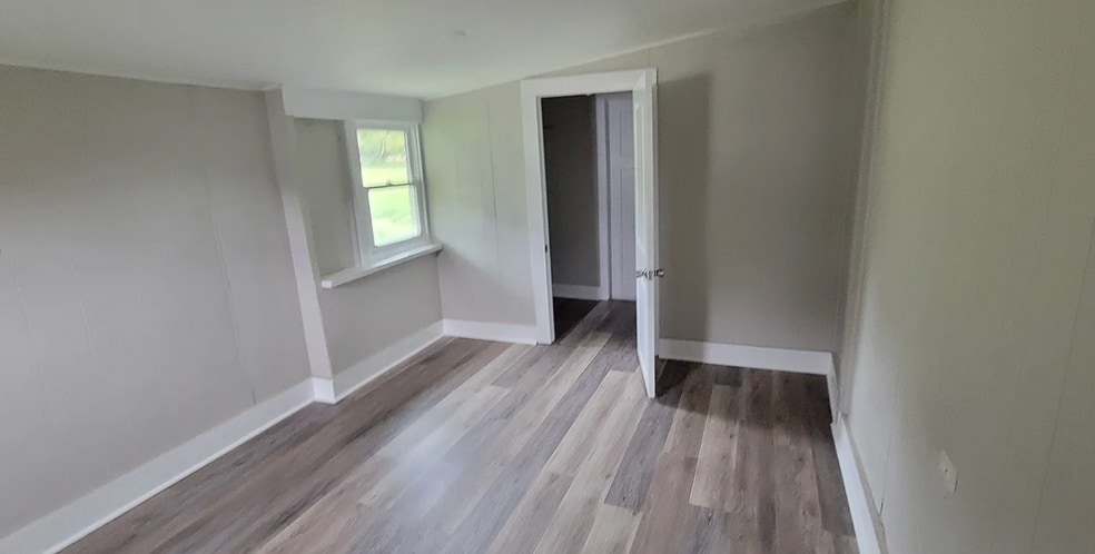 Bedroom #4 (Private Entry) - 212 Summit St