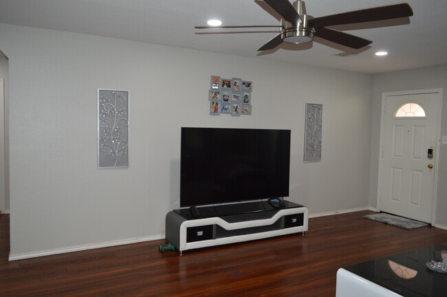 Building Photo - 20603 Liatris Ln