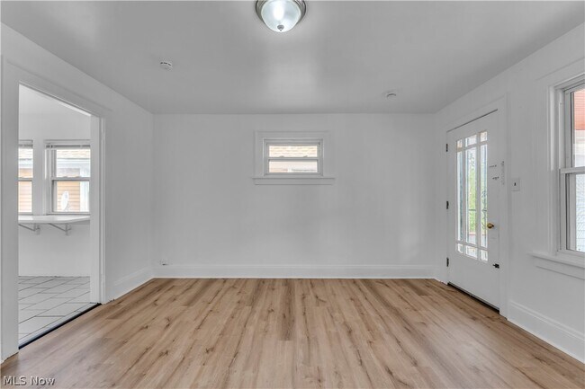 Building Photo - 382 E 161st St