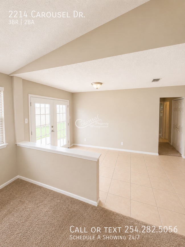 Building Photo - 2214 Carousel Dr