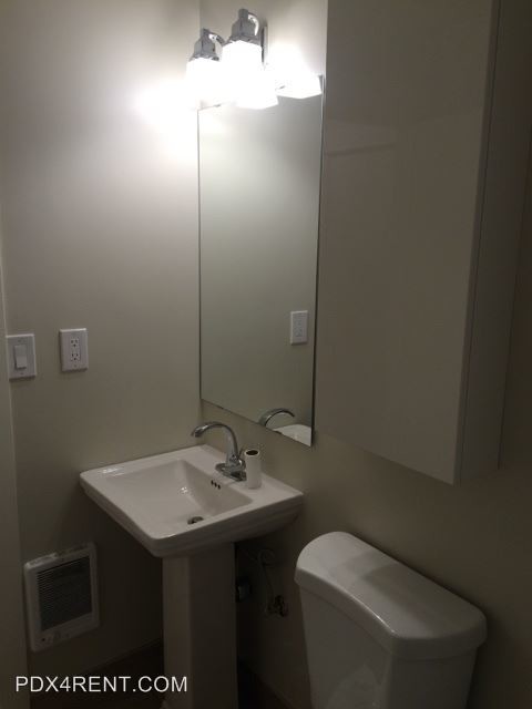 Building Photo - 7515 N Westanna Ave