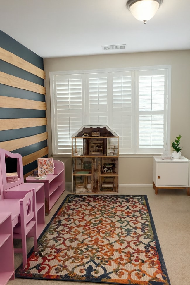 Building Photo - 850 New Derby Ln