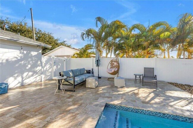 Building Photo - 354 74th Ave NE