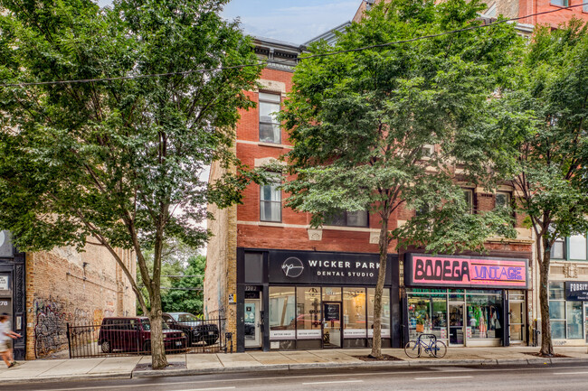 Primary Photo - 1282 N Milwaukee Ave