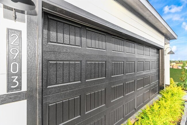 Building Photo - 2930 Crown Gate Dr