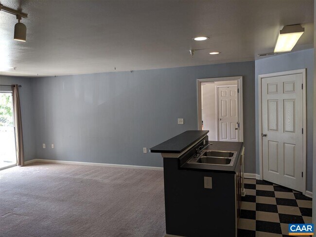 Building Photo - 767 Denali Way