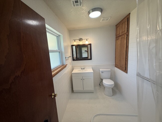 Building Photo - 3400 Colbert St