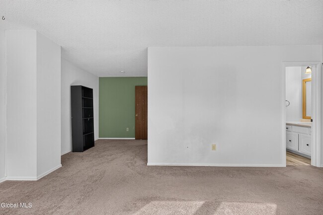 Building Photo - 3 Westchester Dr