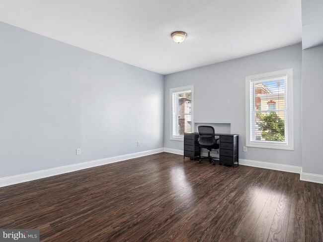 Building Photo - 1713 E Lafayette Ave