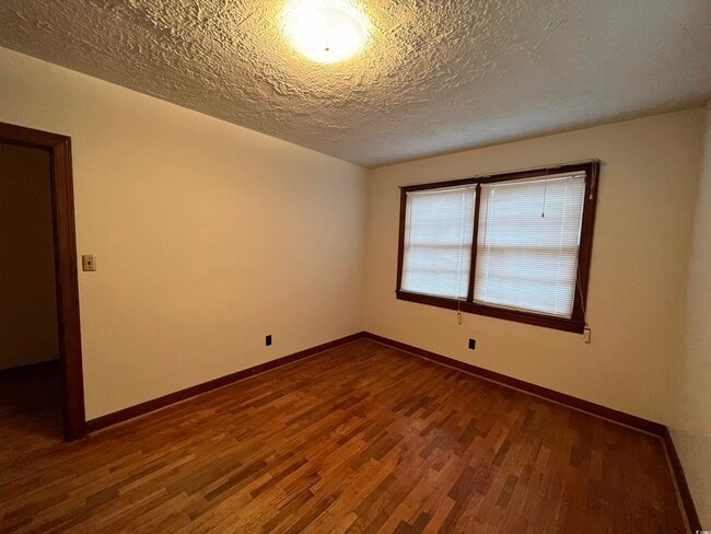Building Photo - 1024 Highmarket St