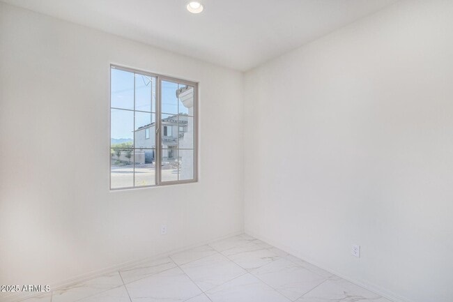 Building Photo - 6970 W Gwen St