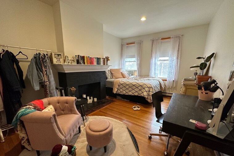 Building Photo - 25 Gibbs St