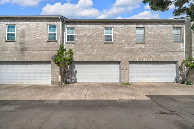 Building Photo - 6000 Reims Rd