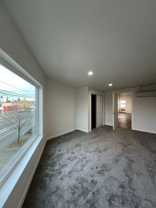 Building Photo - Professional Photos Coming Soon!