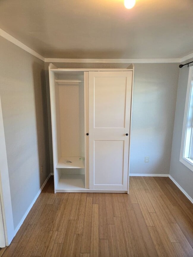 Building Photo - Well-Maintained San Diego Home with Classi...