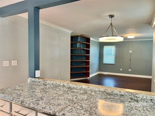 Building Photo - 1604 N Davidson St