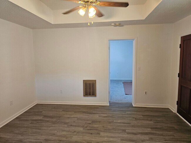 Building Photo - 1 Bed 1 Bath Near Downtown, Baldwin Park & Cady Way Trail