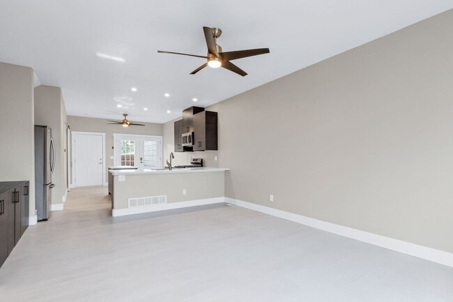 Building Photo - Modern Edgewater Condo Near Sloan’s Lake A...