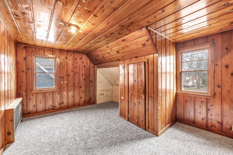 Building Photo - 105 N Metonga Ave