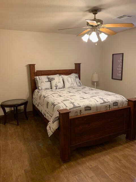 Back Bedroom - 3559 Rosewood Ave