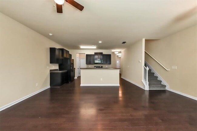 Building Photo - 182 Townview Dr