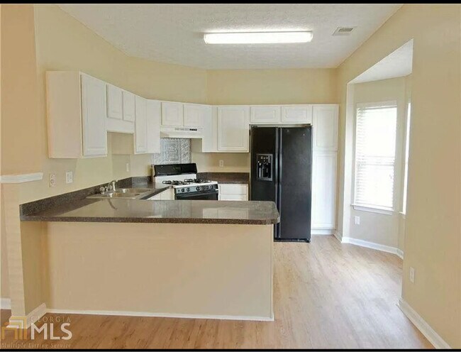 Building Photo - 5495 Hampton Ct