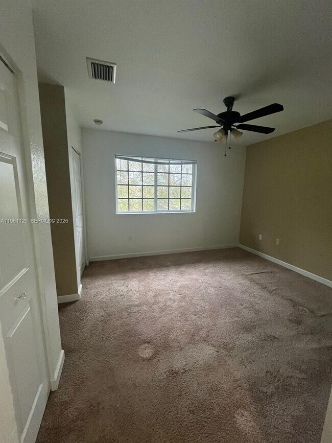 Building Photo - 4211 Napoli Lake Dr