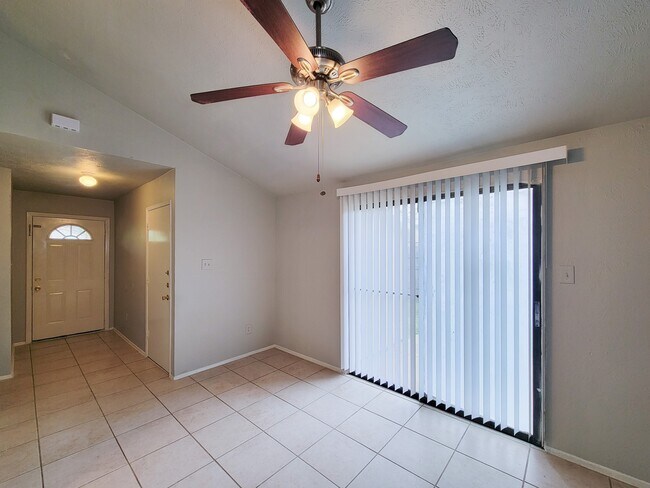 Building Photo - 24202 4 Sixes Ln