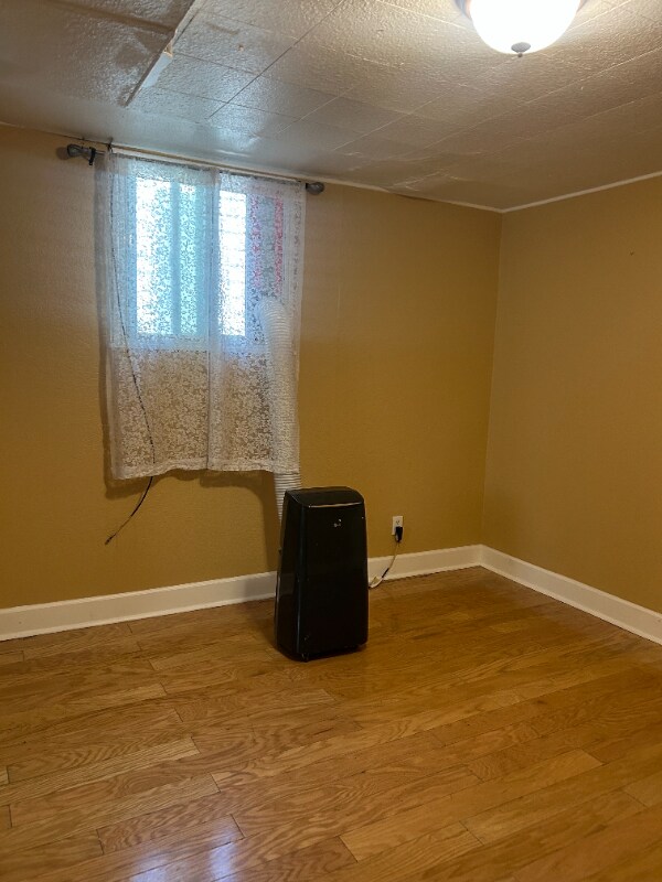 Building Photo - 4519 Cook St