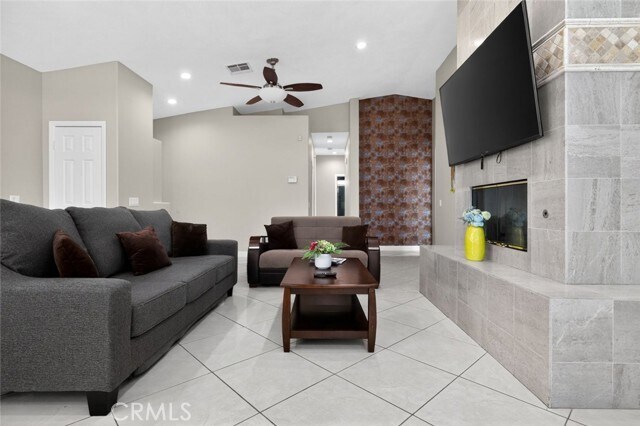 Building Photo - 12220 Skyline Dr