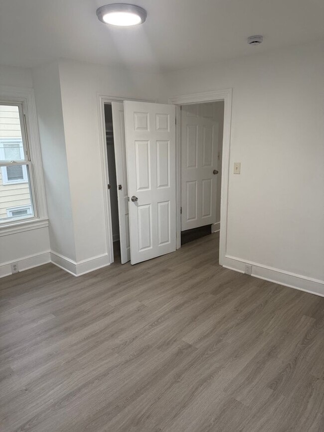 Building Photo - Newly Renovated Move-In Ready 4 Bed, 1.5 Bath Home in Millville