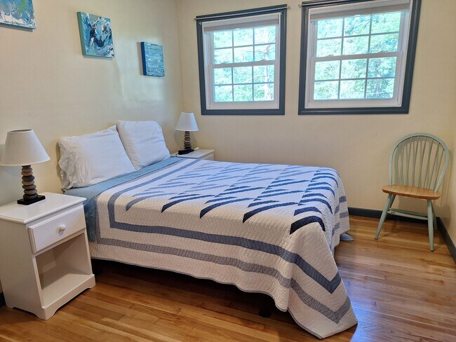 Bedroom with full-sized bed - 490 Cross Point Rd