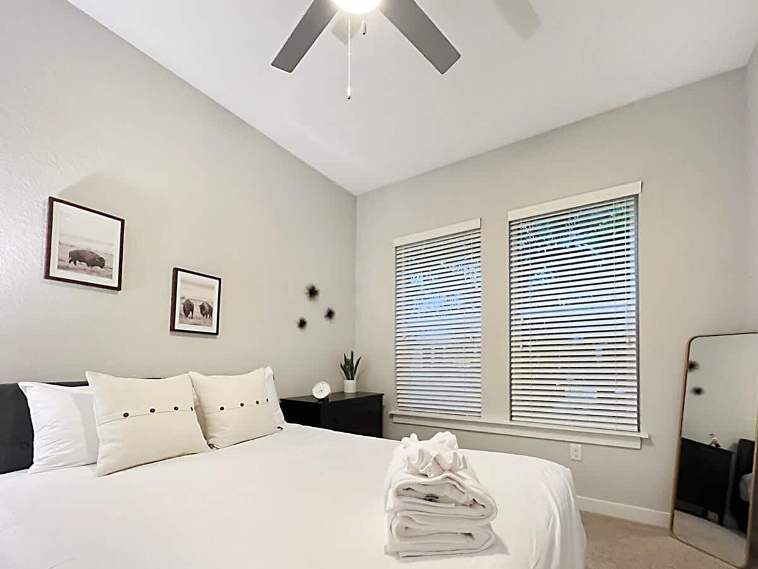 Building Photo - 2615 N Grady Ave