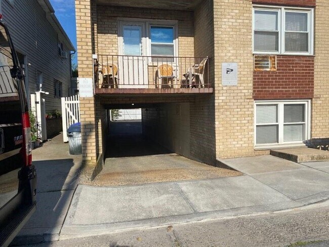 Building Photo - 951 Oceanfront