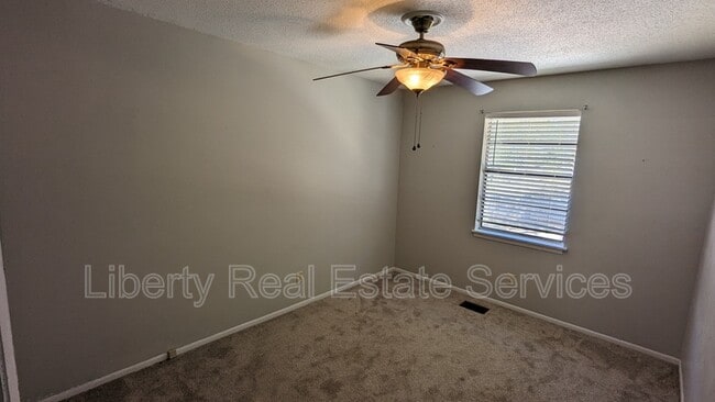Building Photo - 901 Olmstead Dr