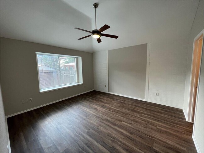 Building Photo - 4714 Castleman Dr