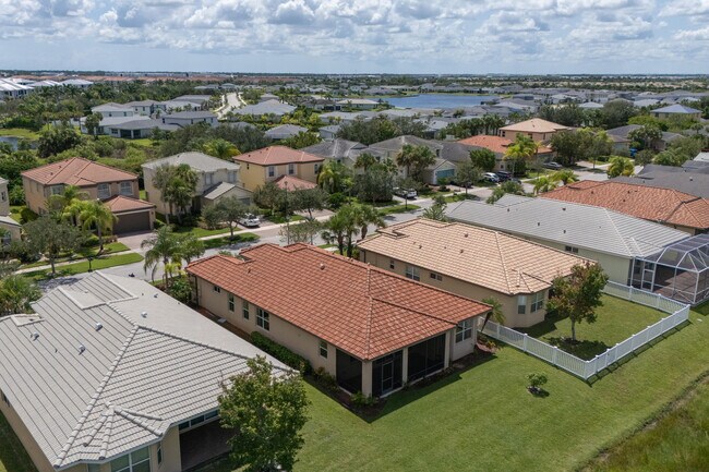 Building Photo - 11263 SW Barton Way