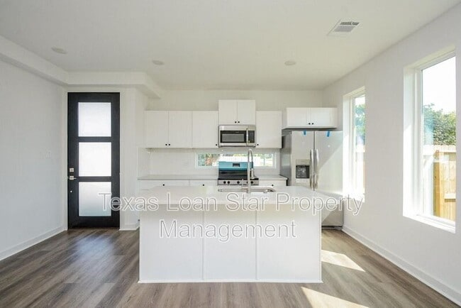 Building Photo - 4358 Clover St