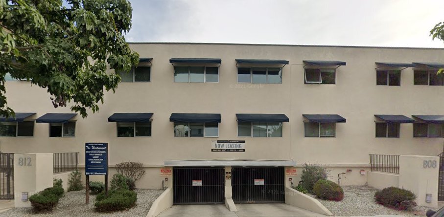Building Photo - 808-812 Westmount Dr