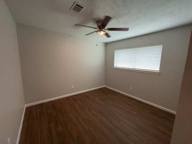 Building Photo - 30707 Martens Rd