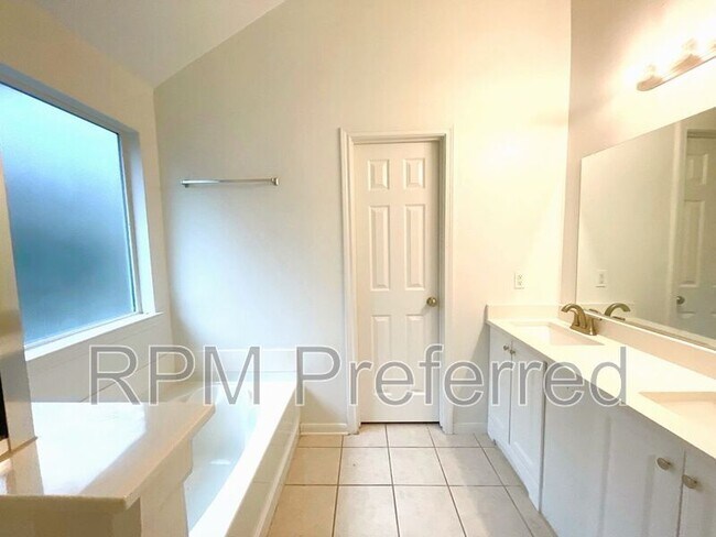 Building Photo - 13542 Forest Gully