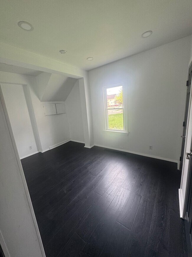 Building Photo - 3328 Denison Ave