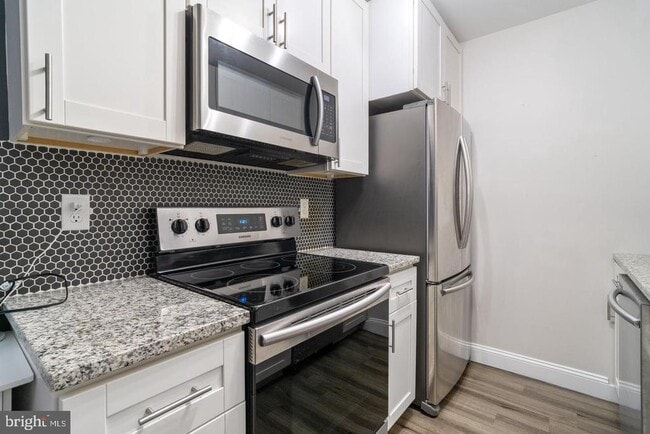 Building Photo - 5806 Shadbush Ct