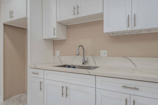 Building Photo - 12541 Fletcher Dr