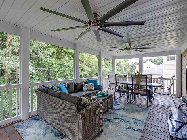 Huge Screen in porch - 2829 Carriage Meadows Dr
